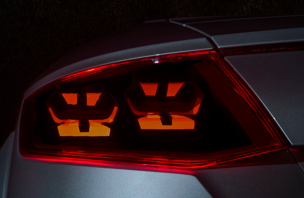 适用于汽车照明的灵活OLED
